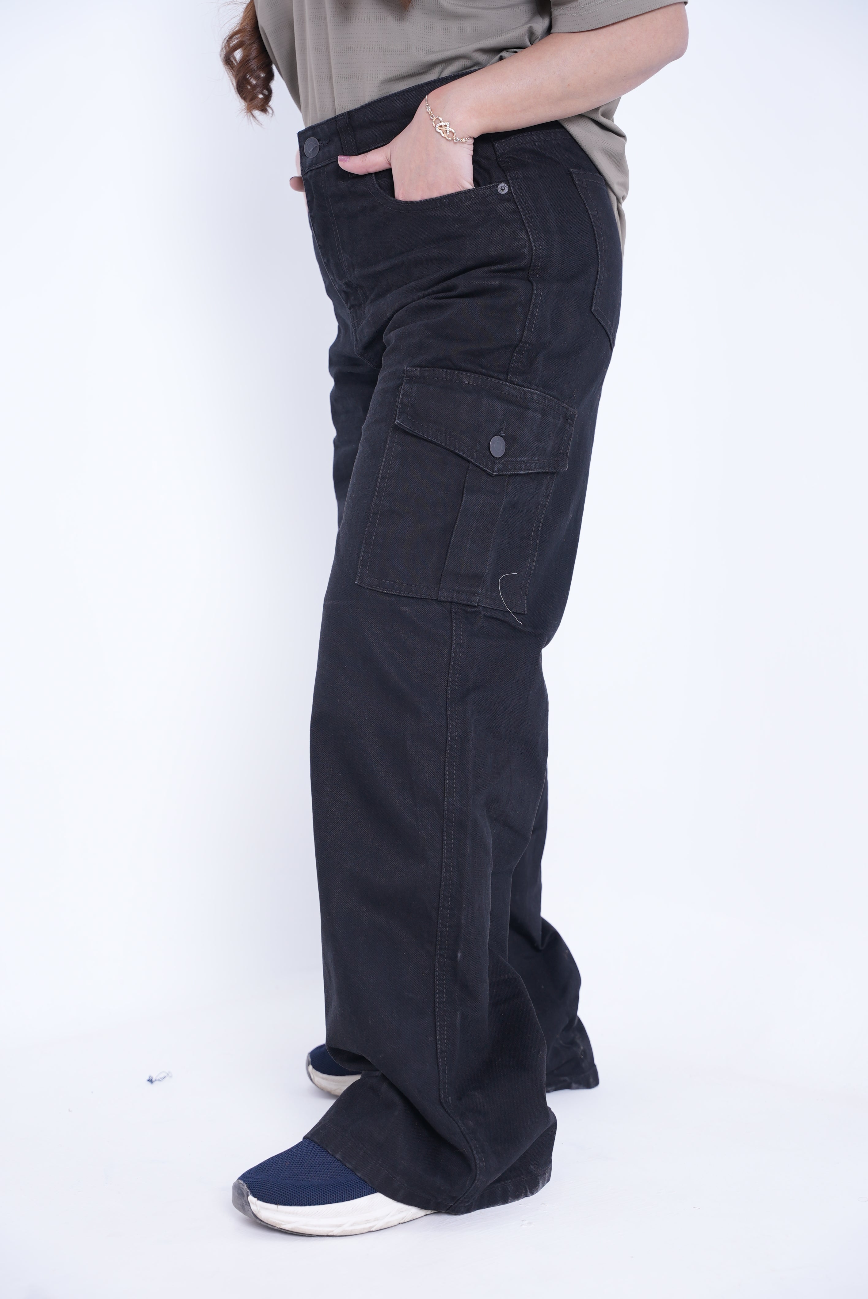Women’s Baggy Cargo Denim Jeans- Black