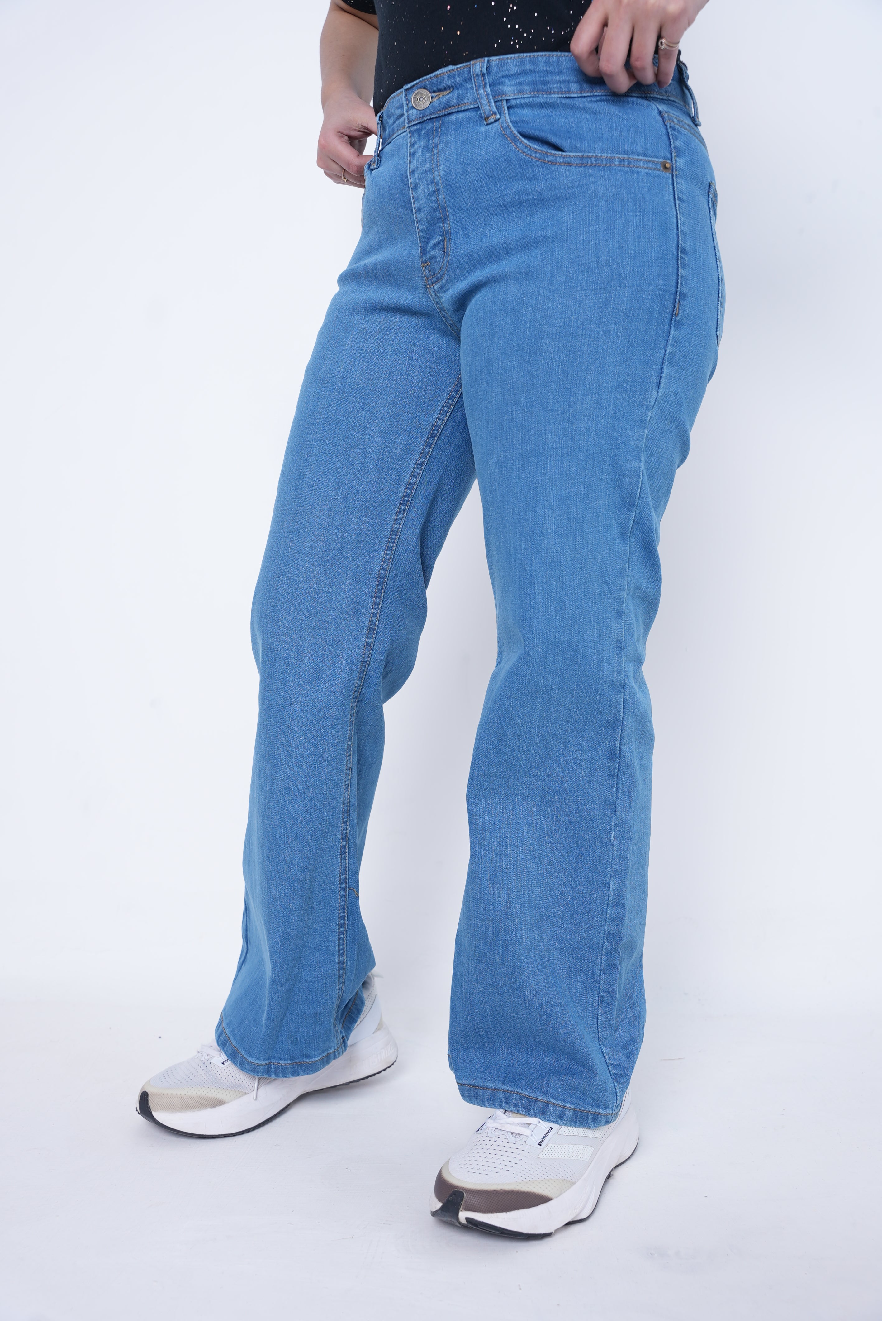 Women’s Statement Flared Denim Jeans- Mid Blue